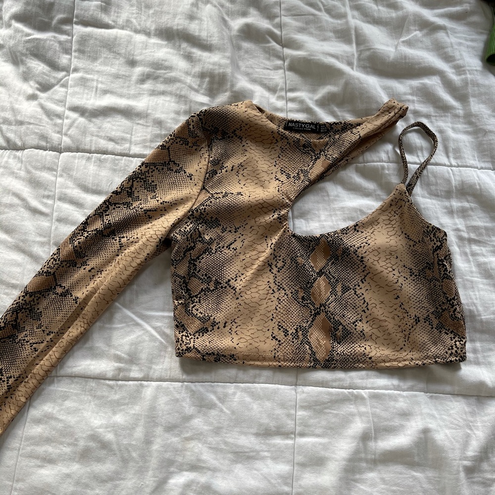 Single arm snake skin crop top